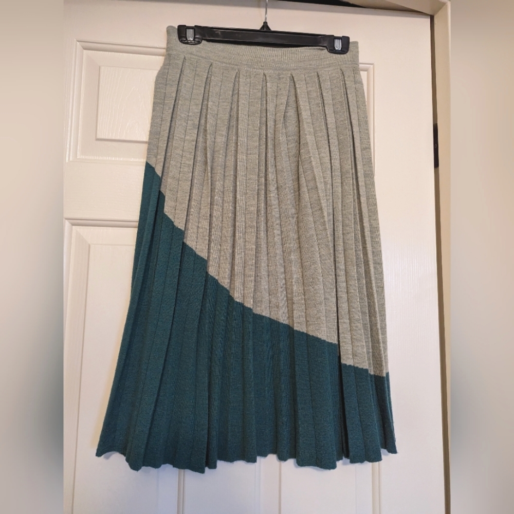 Charlie and Robin Pleated Midi Skirt